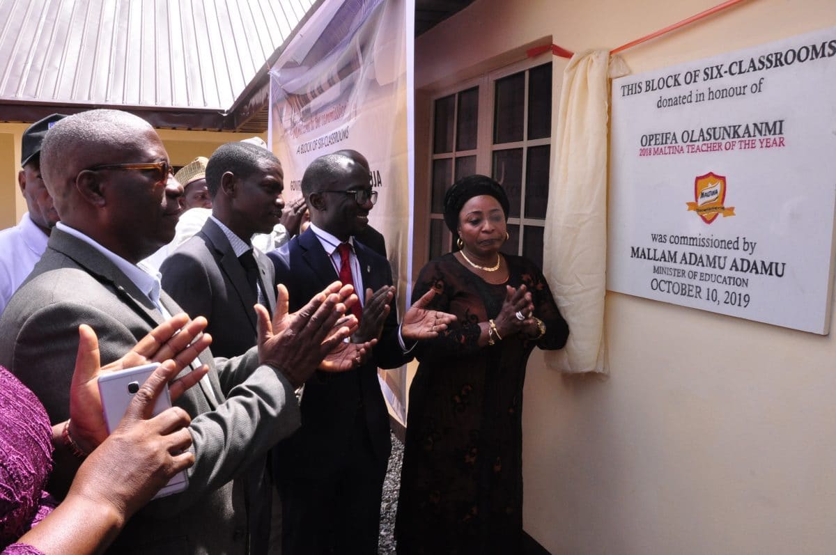 Donation of a Block of 6 Classrooms to Opeifa Olasunkanmi